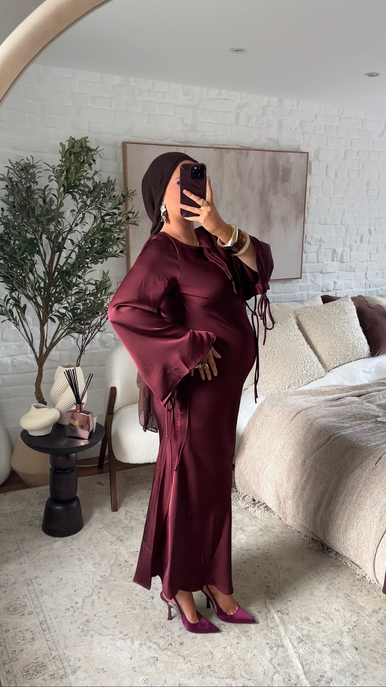 Robe ultra longue satinée à noeud Bordeaux | Pré-commande