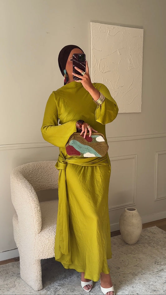[CRÉATION] Robe satinée ultra longue à nouer | Vert