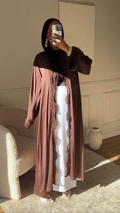 [GAMME PREMIUM] Kimono satiné à bord ondulé | Marron