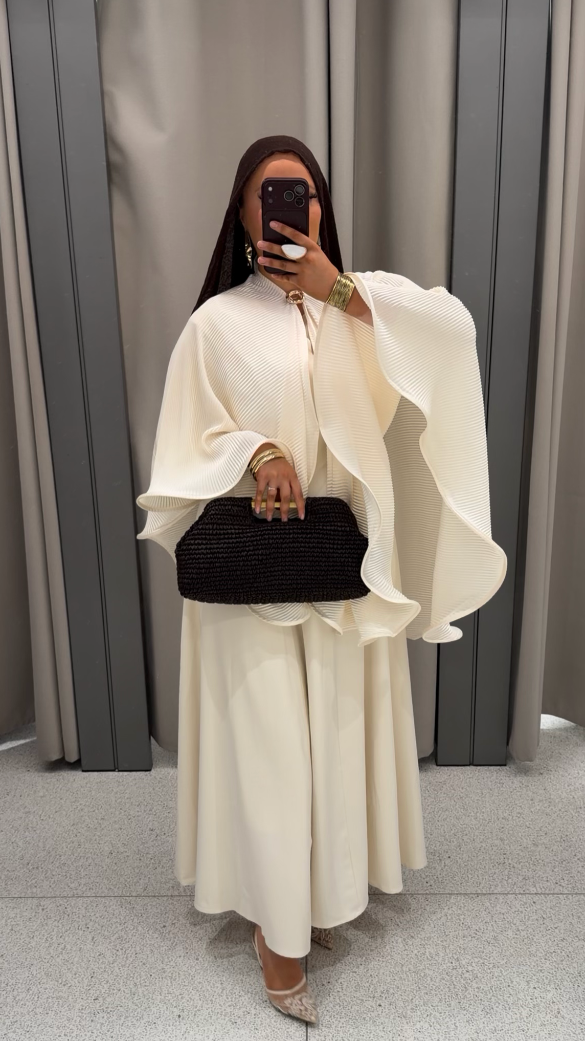 Robe ultra longue à manches courtes légèrement satinée | Crème