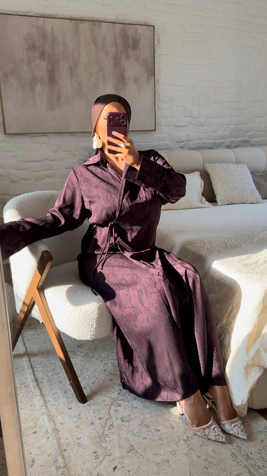 Robe satinée à motifs ultra longue à nouer AZAL | Violet
