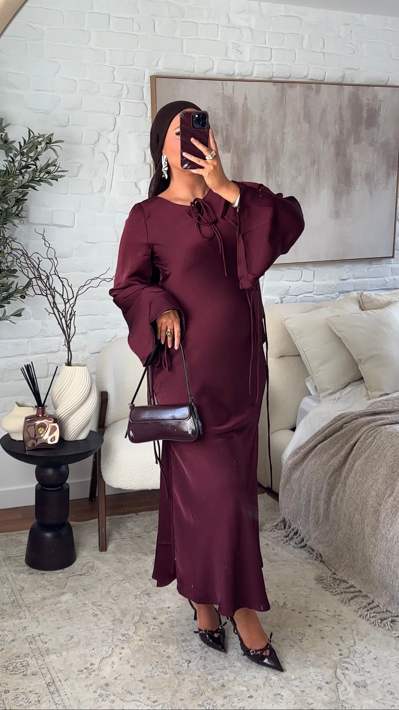 Robe ultra longue satinée à noeud Bordeaux | Pré-commande