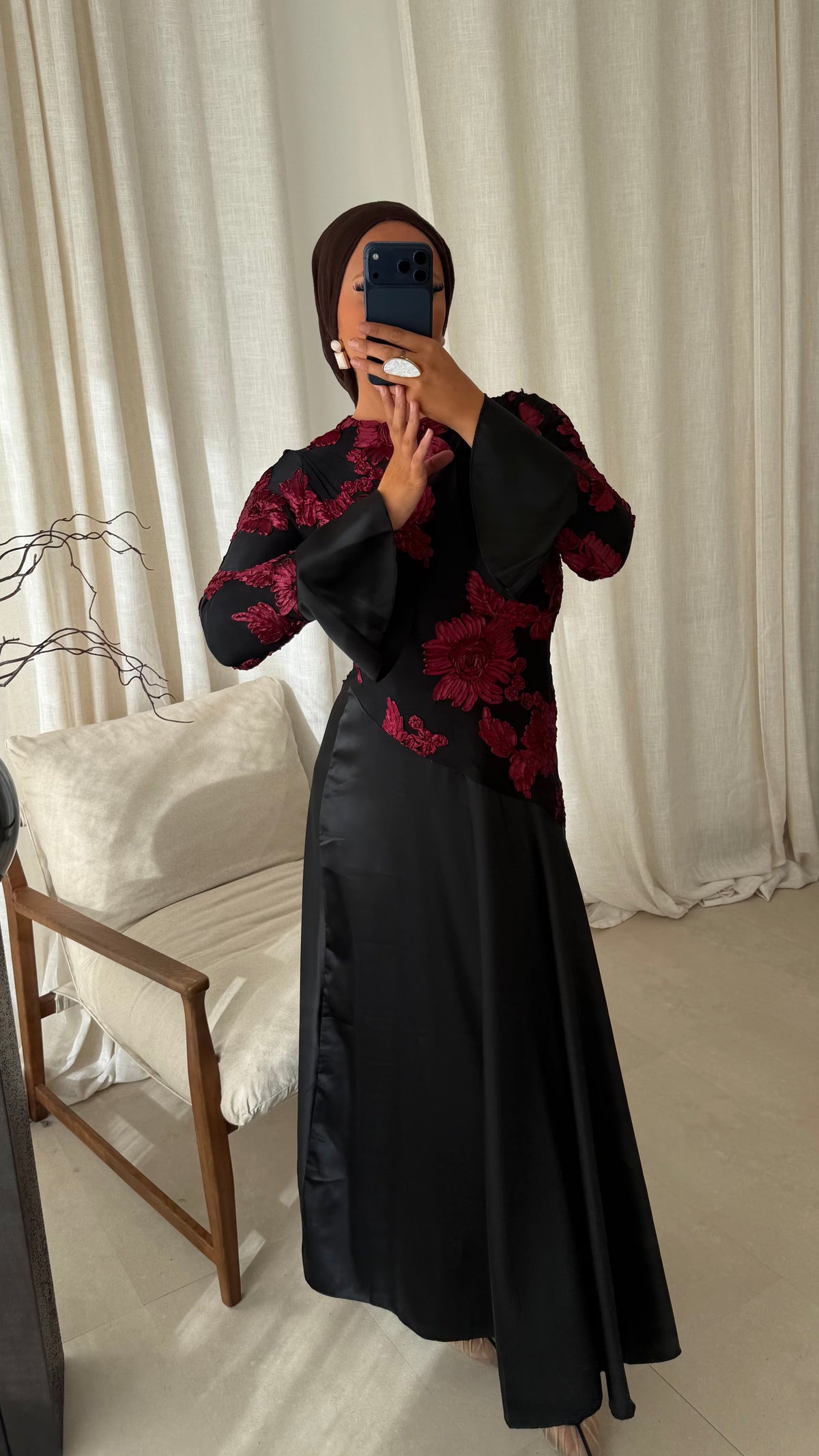 Robe longue à motifs YANA | Noir et bordeaux