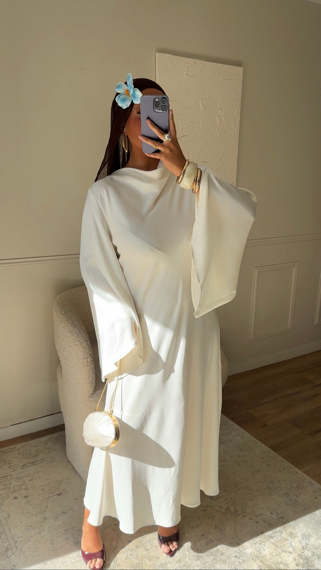 [CRÉATION] Robe longue satinée à manches évasées JENNAH | Crème