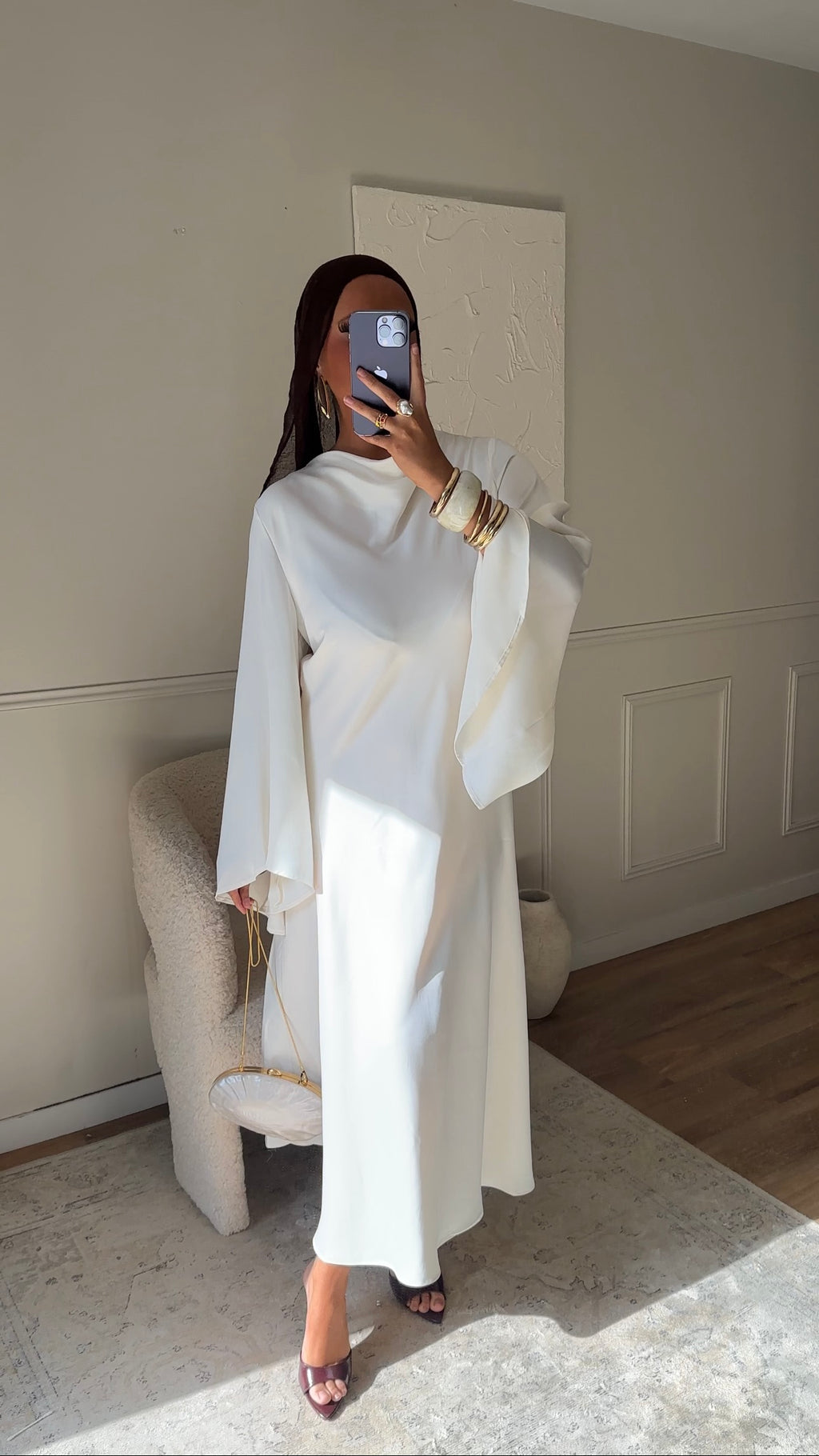 [CRÉATION] Robe longue satinée à manches évasées JENNAH | Crème