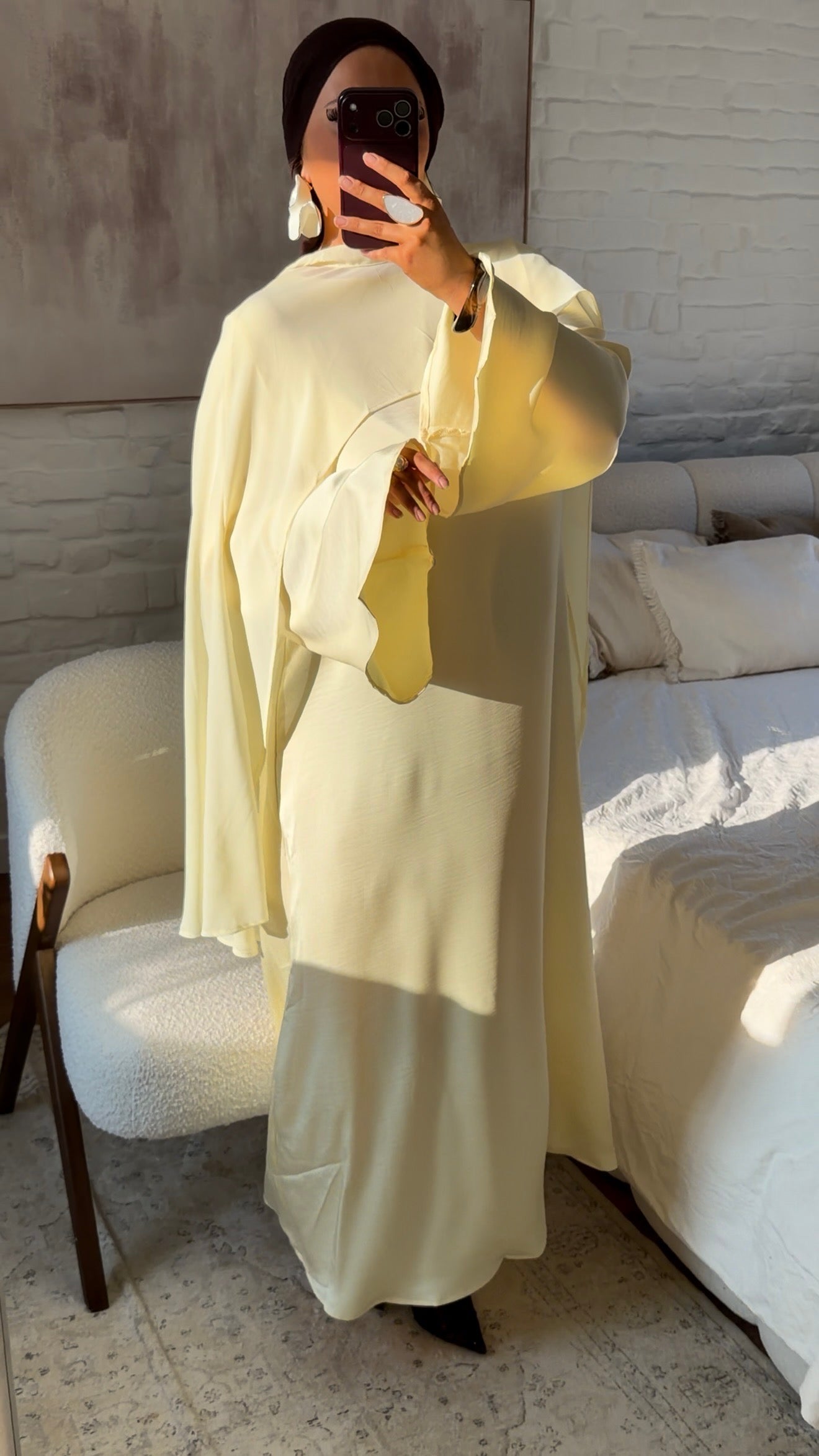 [GAMME PREMIUM] Robe ultra longue satinée à cape amovible AZURA | Jaune