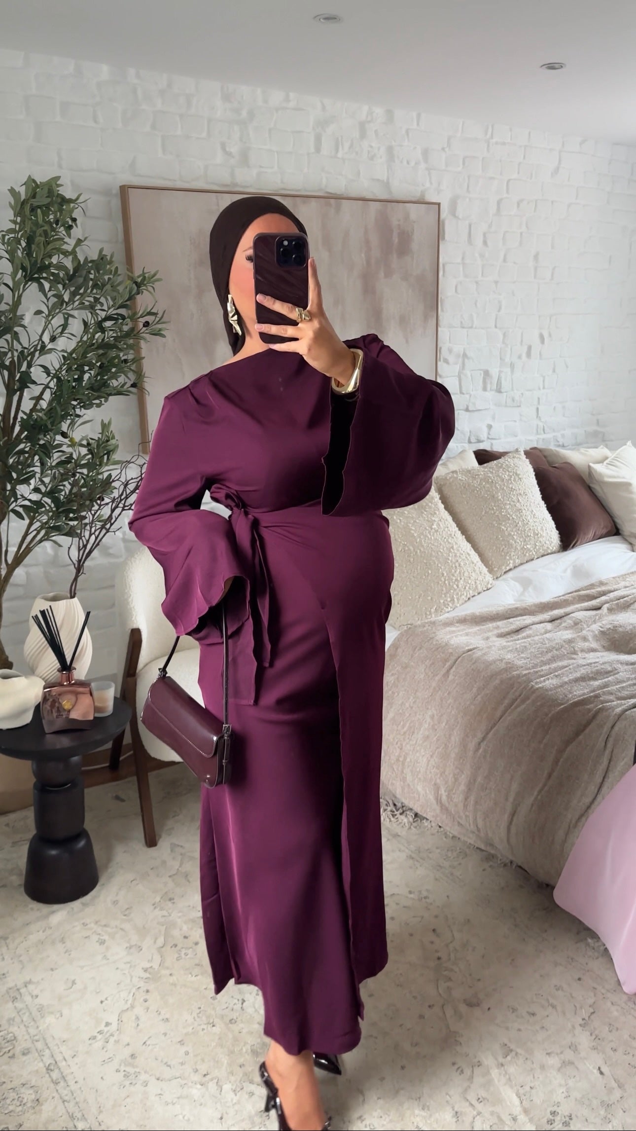 Robe longue satinée à nouer Prune | Pré-commande sous 3 semaines