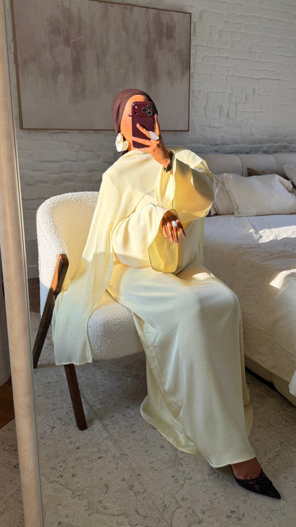 [GAMME PREMIUM] Robe ultra longue satinée à cape amovible AZURA | Jaune