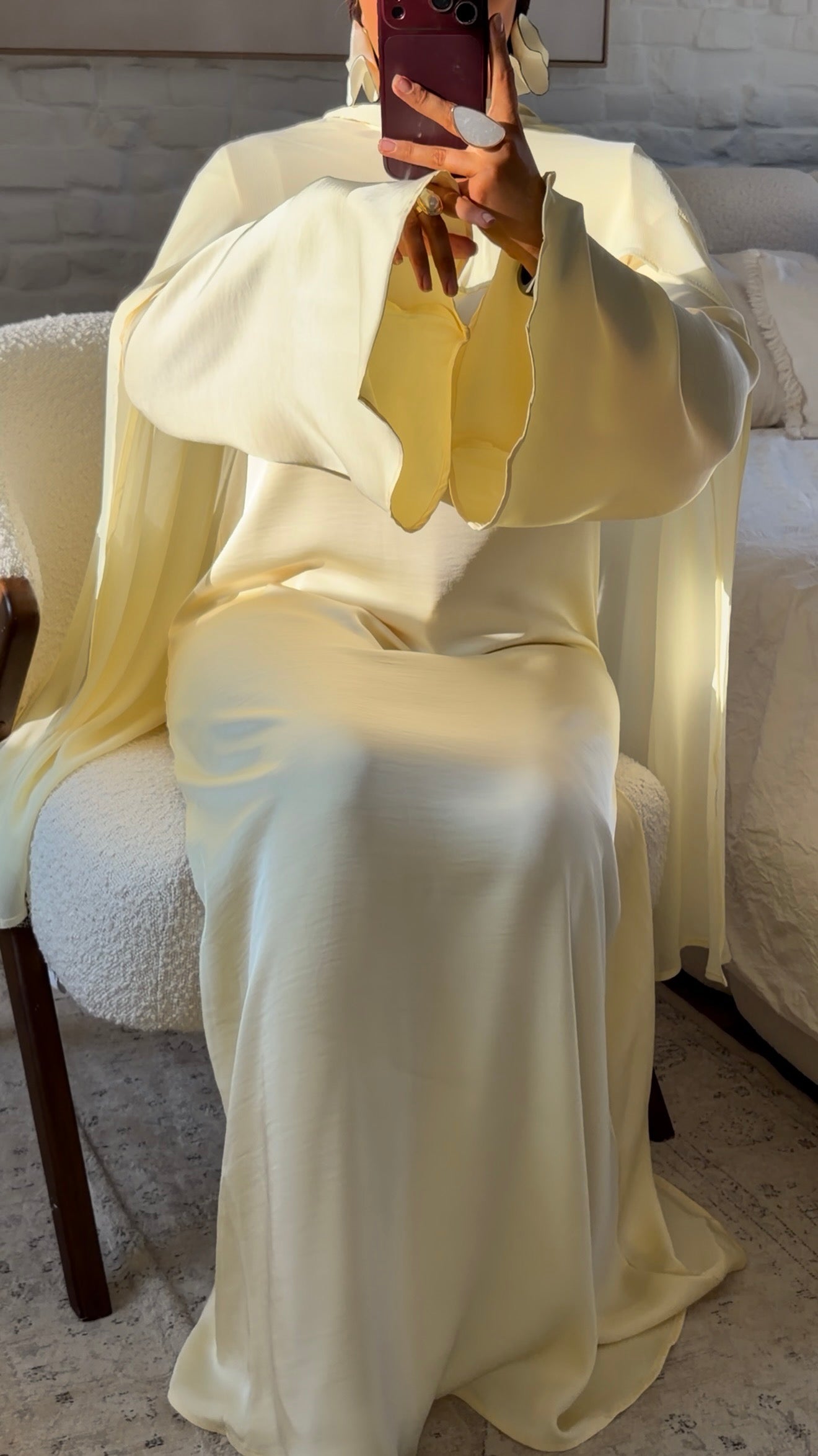 [GAMME PREMIUM] Robe ultra longue satinée à cape amovible AZURA | Jaune