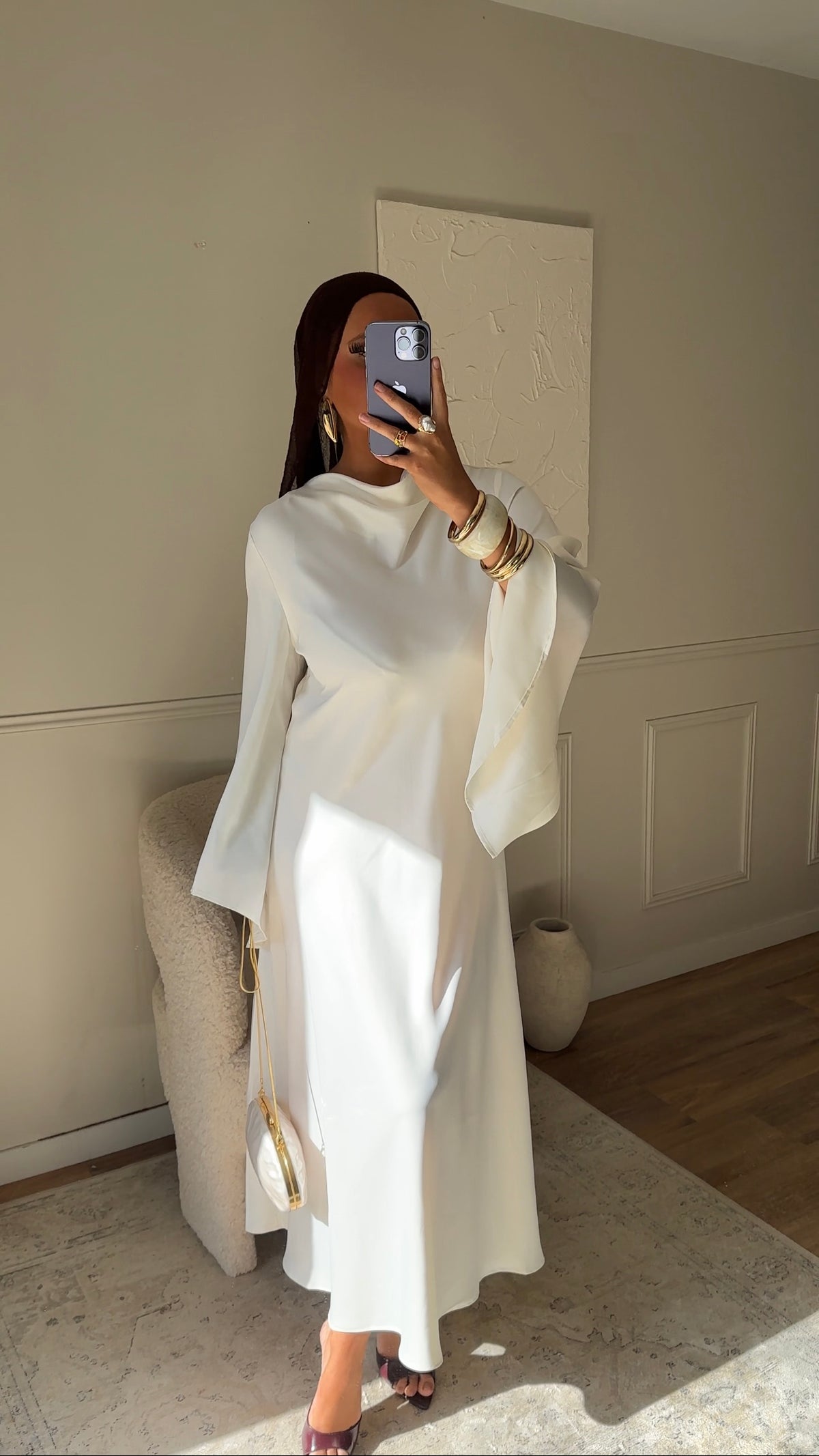[CRÉATION] Robe longue satinée à manches évasées JENNAH | Crème
