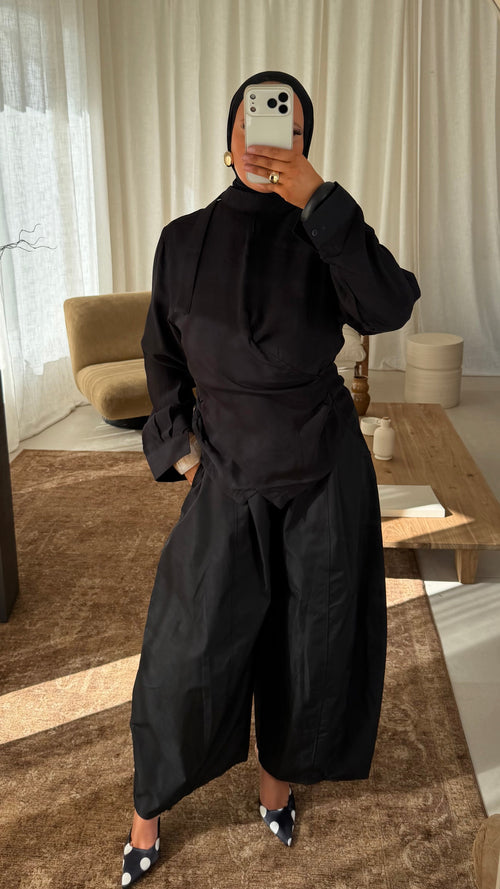 Haut asymétrique satiné AYA | Noir
