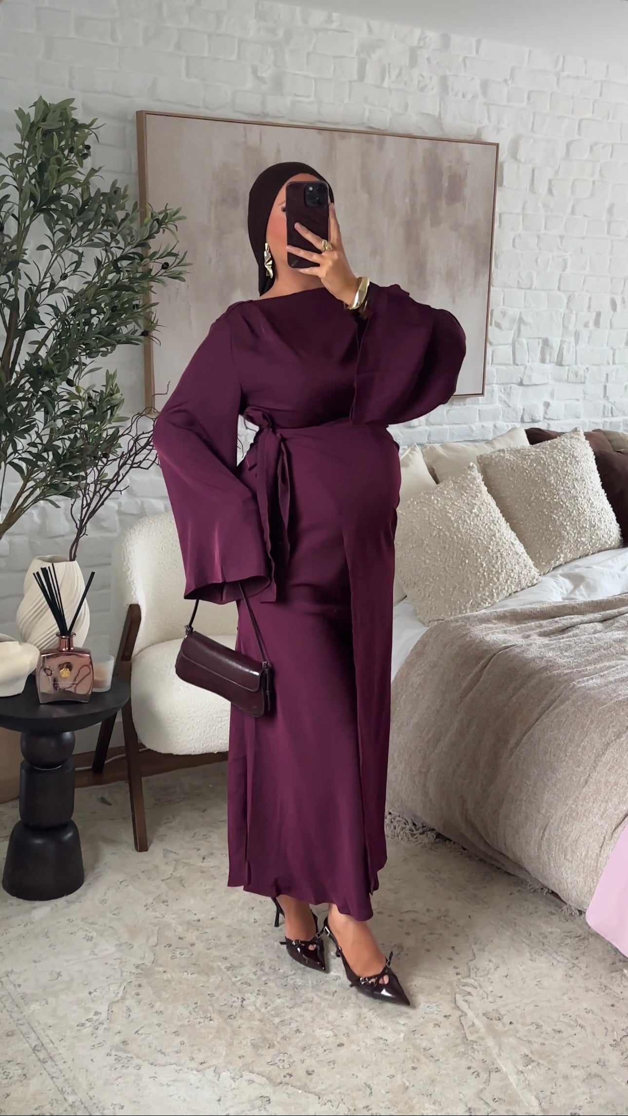 Robe longue satinée à nouer Prune | Pré-commande sous 3 semaines