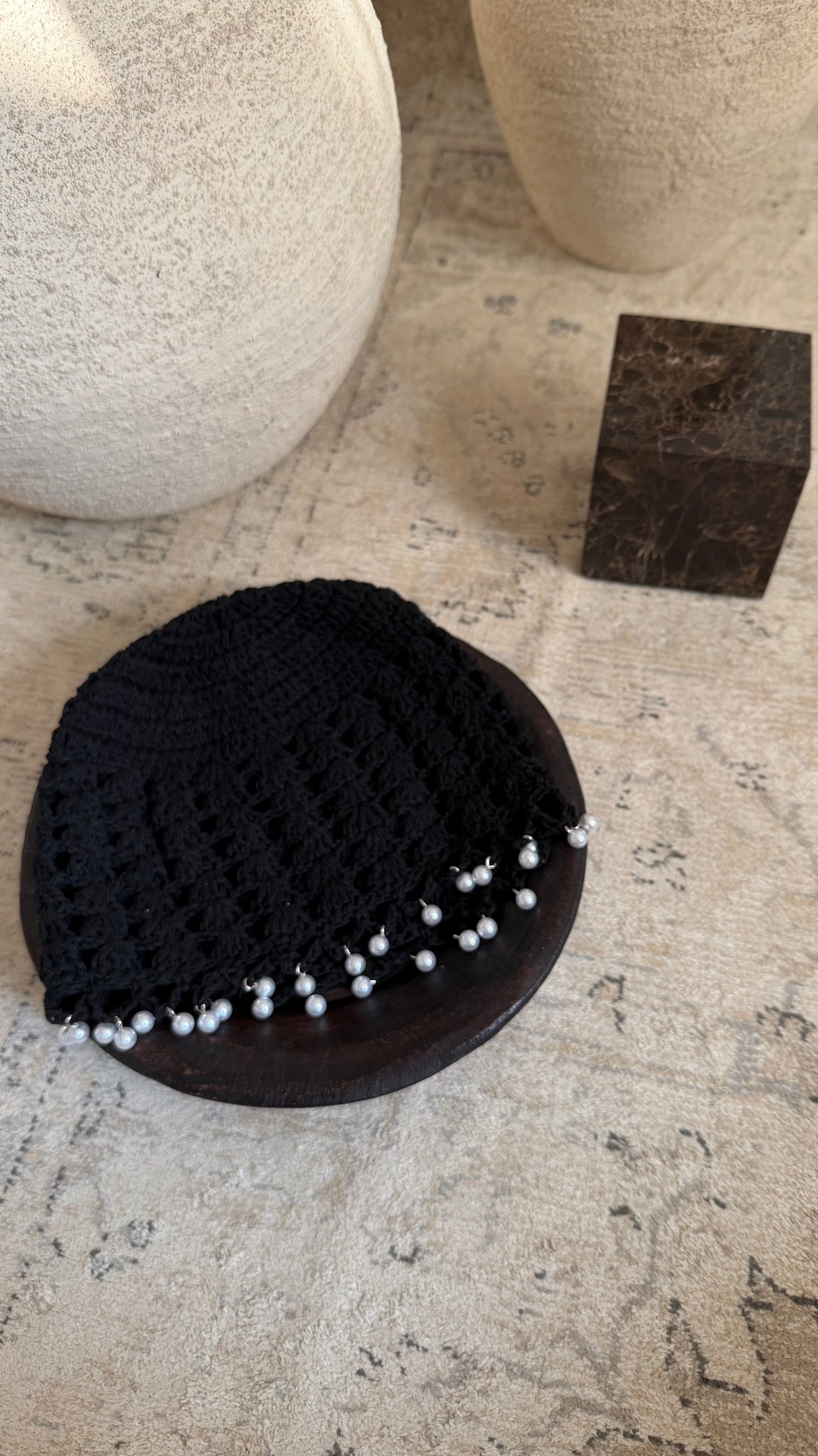 Bonnet à crochet avec perles | Noir