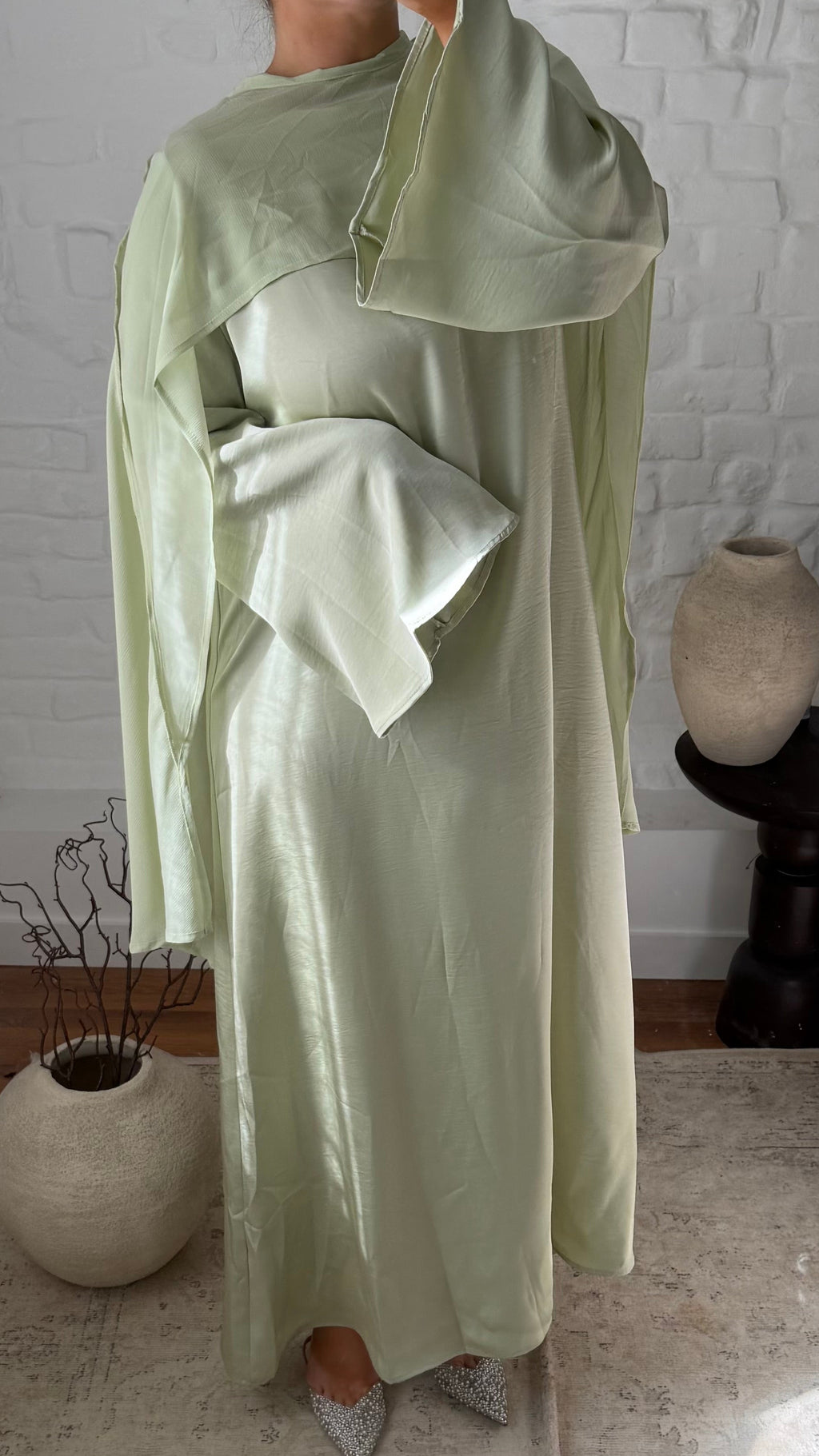 [GAMME PREMIUM] Robe ultra longue satinée à cape amovible AZURA | VERT