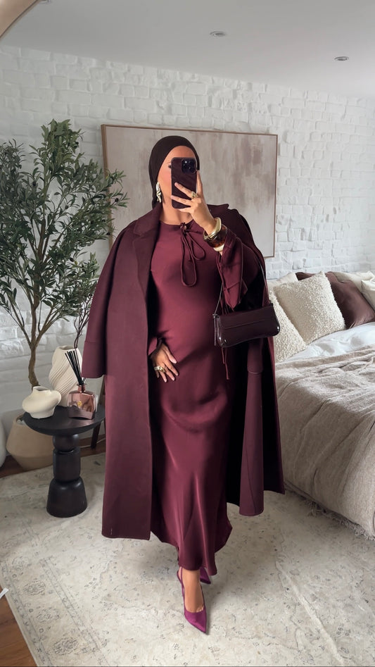 Robe ultra longue satinée à noeud Bordeaux | Pré-commande